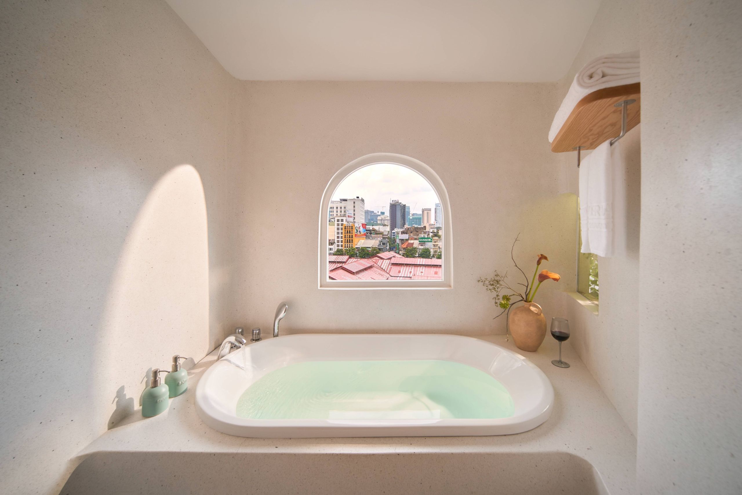 Magnolia State Live: Silverland Ben Thanh Hotel Celebrates The 2024 Continental Luxury Destination Award