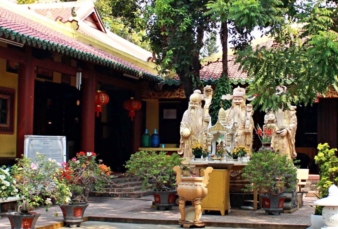 Go Pagoda (Phung Son Tu)
