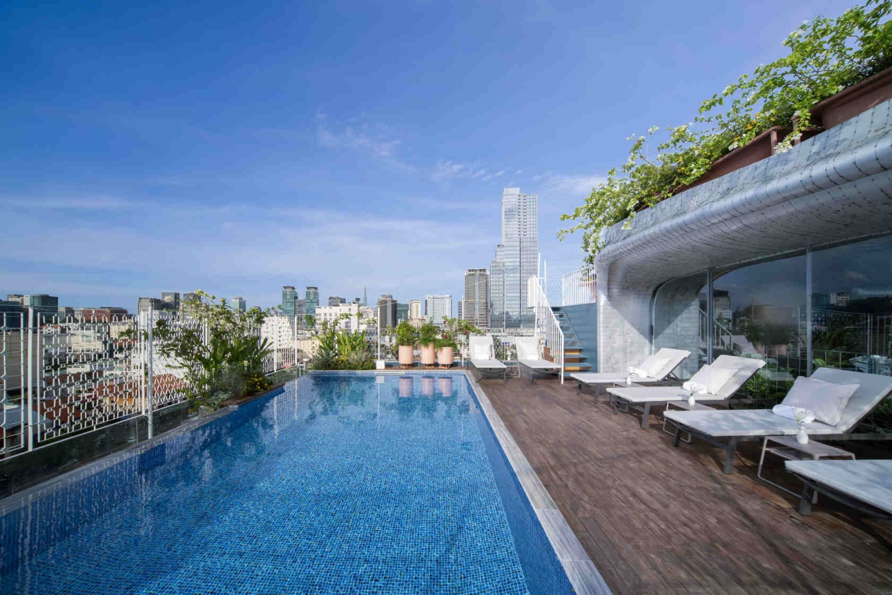 hotel with swimming pool near ben thanh market