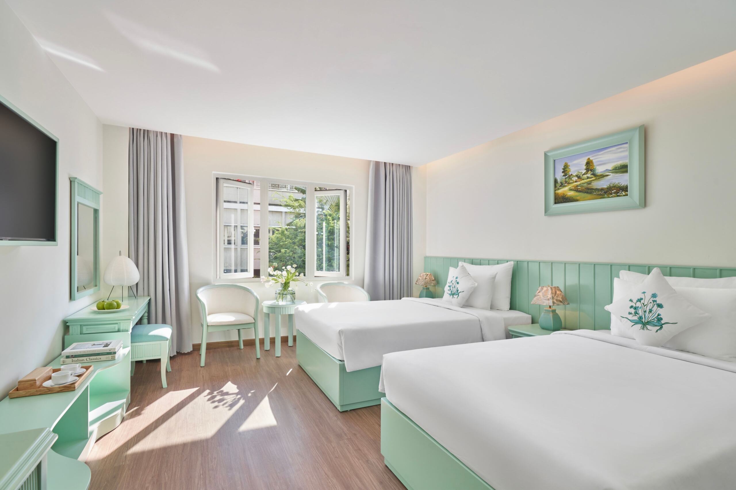 How to book a 4-star hotel in Ho Chi Minh City at a good rate, saving costs