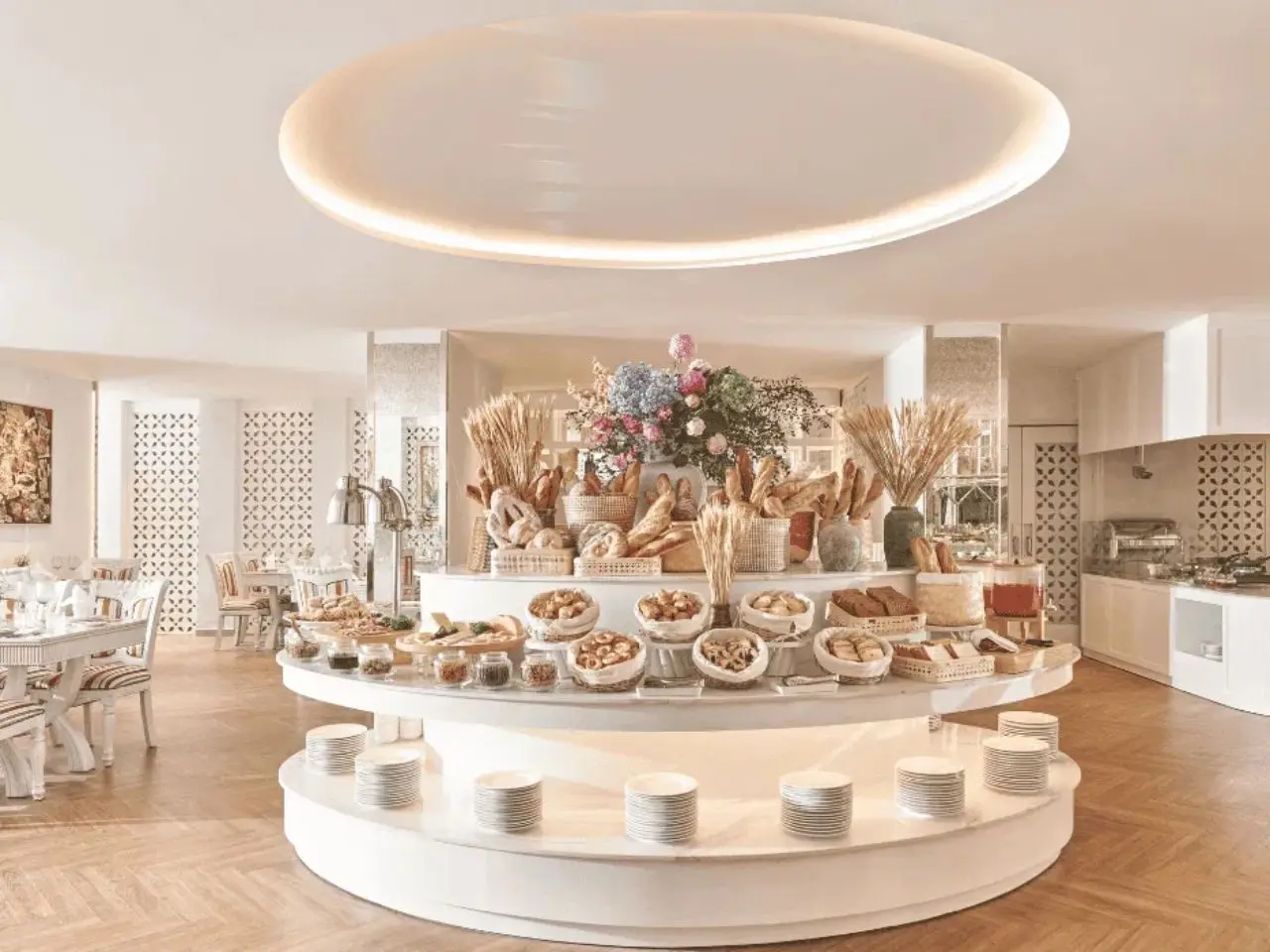 Luxury Hotels in District 1: Stay Refined, Stay Central with Silverland Hospitality 4 Luxury Hotels In District 1 Exclusive Amenities