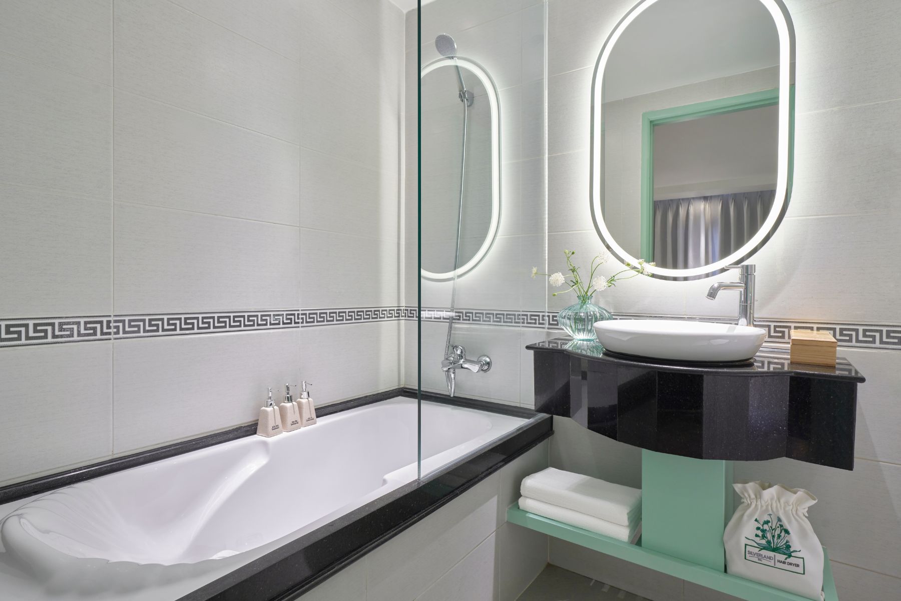 Deluxe Twin No Window