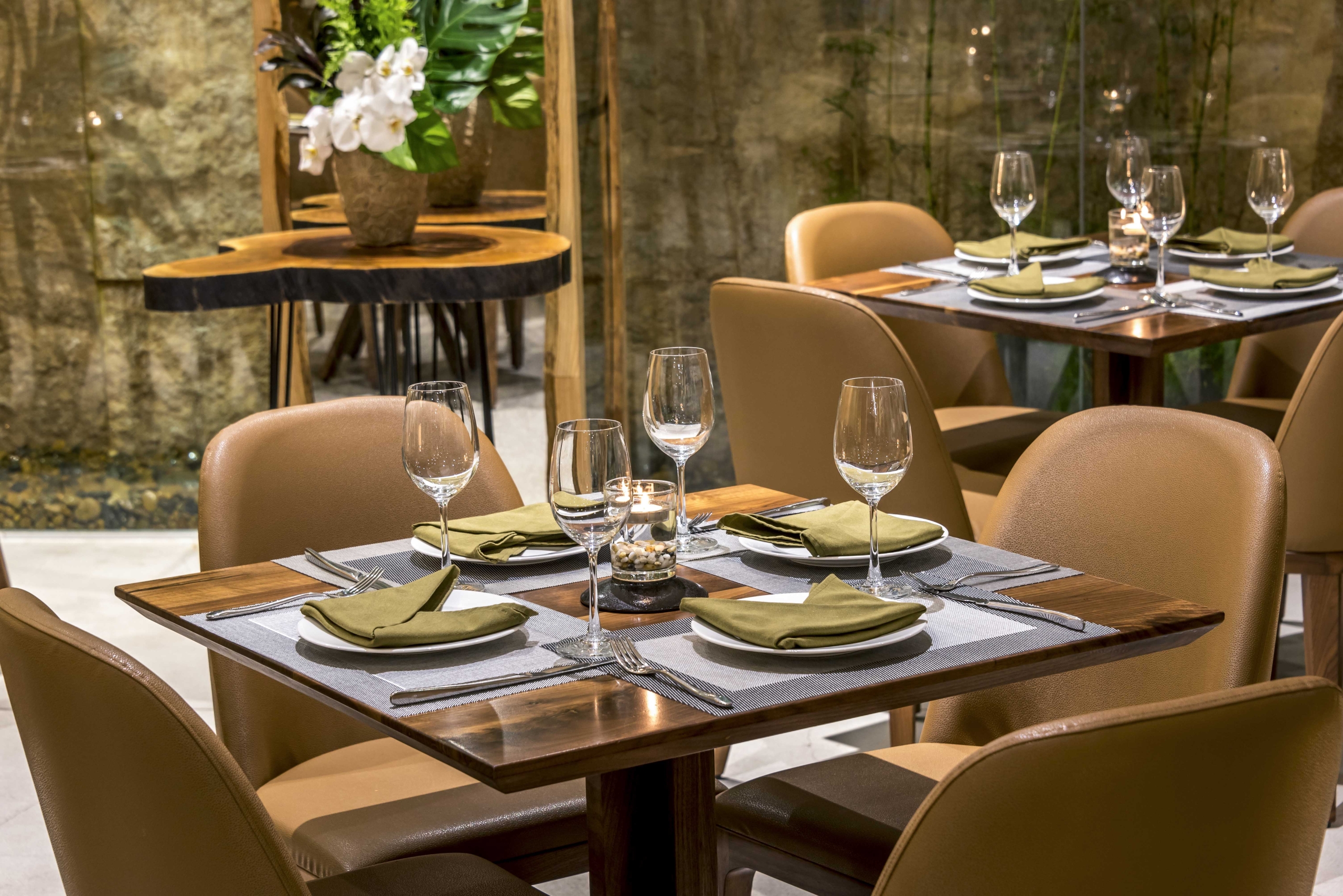 A Day Dining with Family in the Heart of Saigon: The Little Corners That Preserve Togetherness