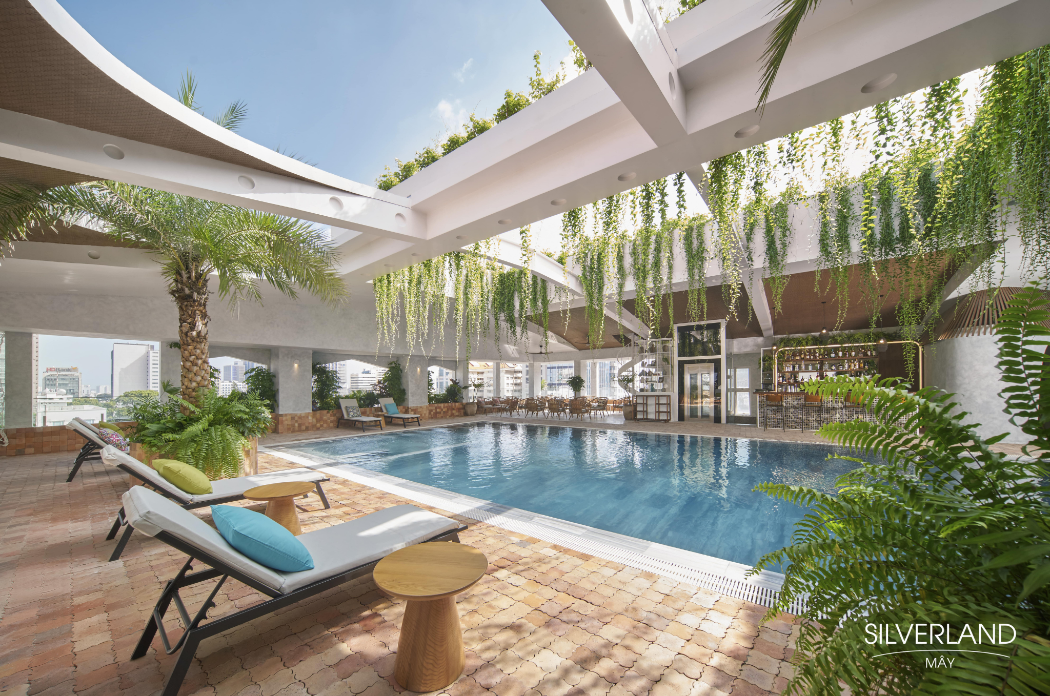 Silverland Mây Hotel Guide: A 4-Star Boutique Stay With a 150 m² Rooftop Pool