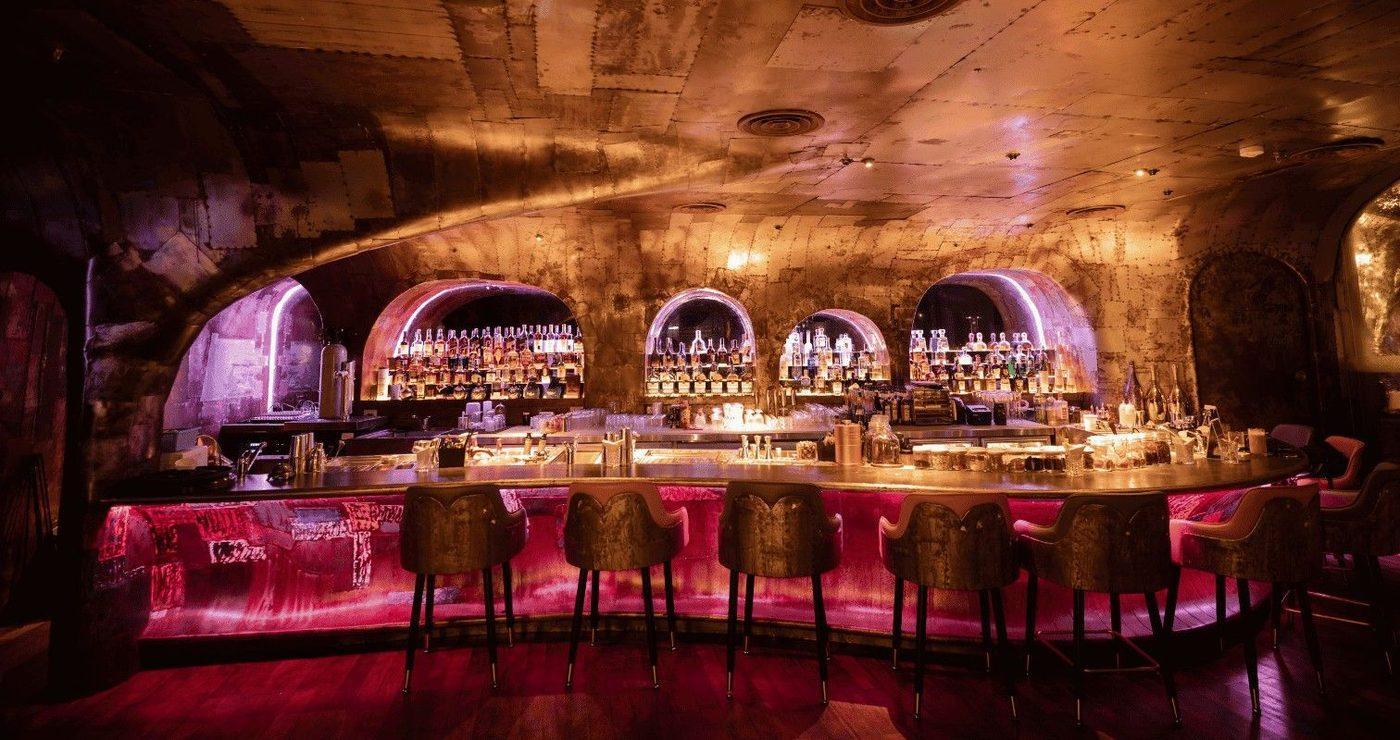 Lần Đầu Đến Bar? 7 Cocktail Dễ Uống Cho Người Mới Bắt Đầu